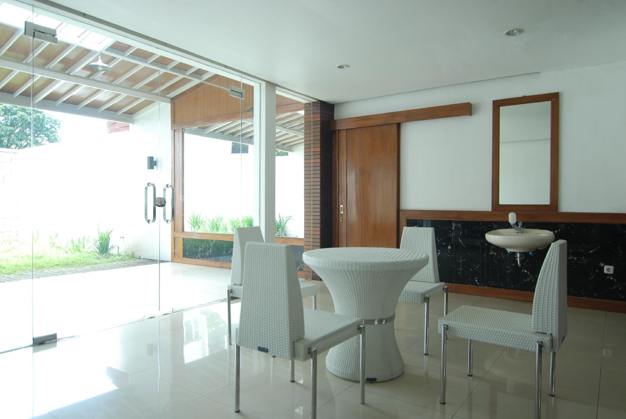Oyo 229 Hi Quality Hotell Bandung Exteriör bild